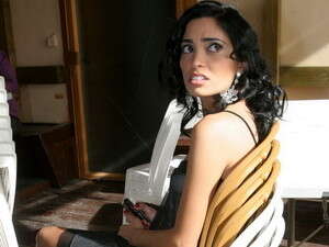 דנה מזרחי. לחוצה. דנה מזרחי. לחוצה.