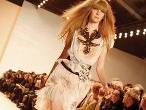 כריסטיאן לקרואה, תצוגת אביב קיץ 2008-9 כריסטיאן לקרואה, תצוגת אביב קיץ 2008-9