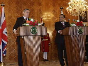 ראש ממשלת בריטניה גורדון בראון עם נשיא פקיסטן אסיף עלי זרדרי. ראש ממשלת בריטניה גורדון בראון עם נשיא פקיסטן אסיף עלי זרדרי.