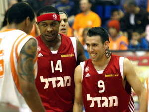 טרוויס ווטסון עם מורן רוט. טרוויס ווטסון עם מורן רוט.