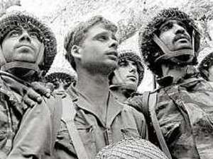 הצנחן הבוכה. הצנחן הבוכה.