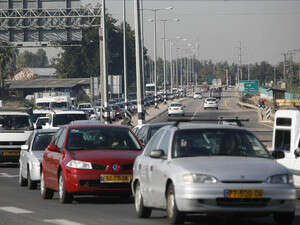 עומסי תנועה בגוש דן. רכב לזמן קצר יפתור את בעיית הפקקים? עומסי תנועה בגוש דן. רכב לזמן קצר יפתור את בעיית הפקקים?
