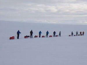 המשלחת מתאמנת לקראת המסע המשלחת מתאמנת לקראת המסע