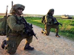 חיילי צה''ל נכנסים לרצועת עזה. חיילי צה''ל נכנסים לרצועת עזה.