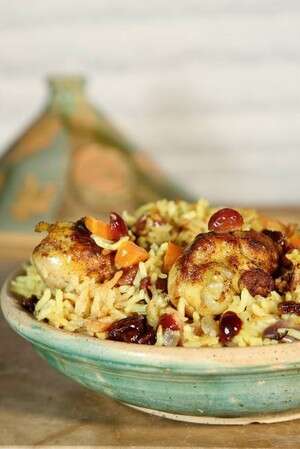 קדירת עוף וקוקוס בטאג'ין קדירת עוף וקוקוס בטאג'ין