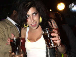 איימי ווינהאוס. הכי ביי-ווץ' מצדה. איימי ווינהאוס. הכי ביי-ווץ' מצדה.