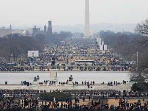 אלפים ממלאים את וושינגטון לקראת השבעת אובמה אלפים ממלאים את וושינגטון לקראת השבעת אובמה