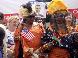 חוגגים את השבעת ברק אובמה בקניה. חוגגים את השבעת ברק אובמה בקניה.