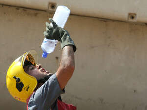 שותה את טיפת המים האחרונה שותה את טיפת המים האחרונה