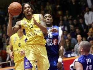 דרון וושינגטון ואוניקווה. דרון וושינגטון ואוניקווה.