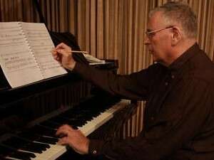 ����� ����