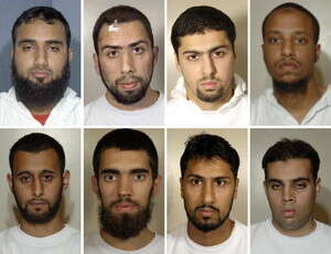 שמונת הנאשמים במשפט הפיגוע האווירי שמונת הנאשמים במשפט הפיגוע האווירי