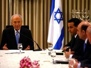 שמעון פרס נפגש נציגי סיעת קדימה. שמעון פרס נפגש נציגי סיעת קדימה.