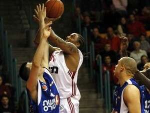 עומאר סניד נגד בני השרון. עומאר סניד נגד בני השרון.