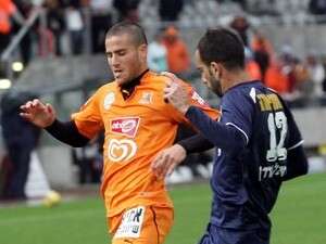 גנון משגיח על חמד. פעם אחת הוא ברח, בני יהודה ניצחה. גנון משגיח על חמד. פעם אחת הוא ברח, בני יהודה ניצחה.