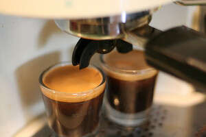 אספרסו בלי פירוטכניקה מסובכת. אספרסו בלי פירוטכניקה מסובכת.