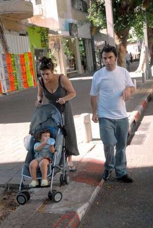 שירה, אתגר והנכד לב. יום בשבוע איתו. יום בשבוע עם הנכד השני שירה, אתגר והנכד לב. יום בשבוע איתו. יום בשבוע עם הנכד השני