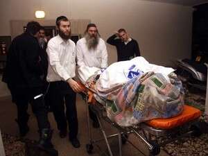 גופות בני הזוג משדרות ח''ן בתל אביב. גופות בני הזוג משדרות ח''ן בתל אביב.