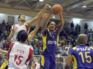 דרון וושינגטון שולט בגבהים. דרון וושינגטון שולט בגבהים.