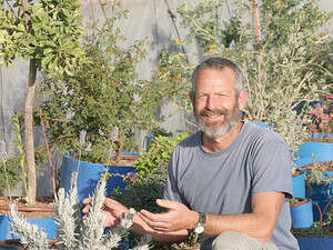 עוזי בן צבי בפעולה עוזי בן צבי בפעולה