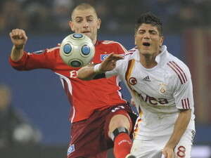 מלאדן פטריץ' בועט בבאריס אוזבק מלאדן פטריץ' בועט בבאריס אוזבק