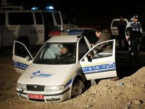 ניידת המשטרה שנפגעה בפיגוע ירי בצומת משואה שבבקעת הירדן. ניידת המשטרה שנפגעה בפיגוע ירי בצומת משואה שבבקעת הירדן.
