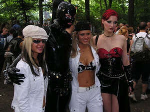 מצעד האהבה בברלין. משהו טוב קורה שם מצעד האהבה בברלין. משהו טוב קורה שם