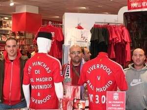 חנות המזכרות אחרי החגיגה מול ריאל. חנות המזכרות אחרי החגיגה מול ריאל.