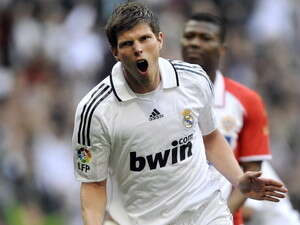 הונטלאר. לונדון מחכה לו. הונטלאר. לונדון מחכה לו.