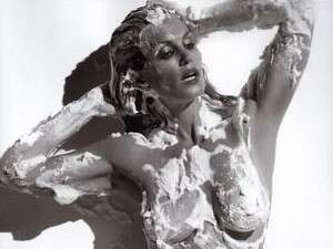 סינדי קרופורד. מסיבת קצף. סינדי קרופורד. מסיבת קצף.