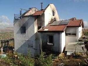 בית משפחת שבו אחרי הפיגוע באיתמר. בית משפחת שבו אחרי הפיגוע באיתמר.