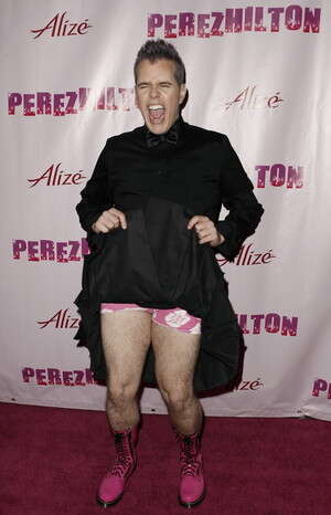 פרז הילטון. איט מיי שורטס, פאריס. צילום: פרז הילטון. איט מיי שורטס, פאריס. צילום: