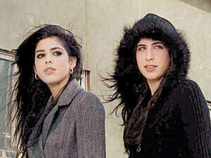 שרונה ודניאלה פיק. שרונה ודניאלה פיק.