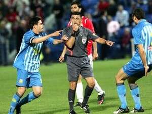 מאיר לוי שורק לפנדל לאשדוד, לפני שפסל אותו מאיר לוי שורק לפנדל לאשדוד, לפני שפסל אותו