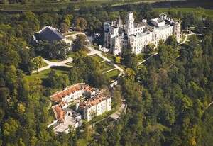 סינדרלה בדרך. מתחם ארמון הלובוקה בדרום צ'כיה סינדרלה בדרך. מתחם ארמון הלובוקה בדרום צ'כיה