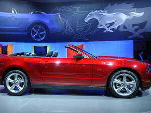 זולה אבל עם סקס אפיל של מכונית מירוץ אירופית זולה אבל עם סקס אפיל של מכונית מירוץ אירופית