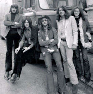 הוסיפו פרשנות משלהם ל- Lalena. דיפ פרפל הוסיפו פרשנות משלהם ל- Lalena. דיפ פרפל