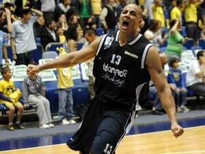 ראשון טרנר חוגג, הערב. ראשון טרנר חוגג, הערב.