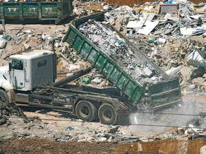 השלכת פסולת בניין השלכת פסולת בניין