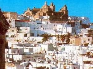 עיר קטנה וחביבה. אוסטוני עיר קטנה וחביבה. אוסטוני