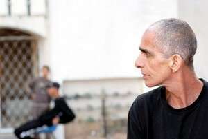 סמי אחמד. אחראי לניקיון בשכונה, כי אין משהו יותר טוב לעשות סמי אחמד. אחראי לניקיון בשכונה, כי אין משהו יותר טוב לעשות