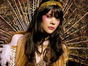 ����� ����