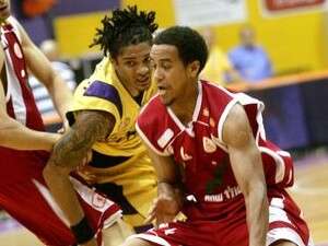 רוברטס מול וושינגטון, מחצית ראשונה מסחררת רוברטס מול וושינגטון, מחצית ראשונה מסחררת