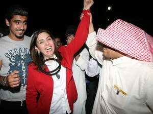 רולה דשטי חוגגת את בחירתה. רולה דשטי חוגגת את בחירתה.