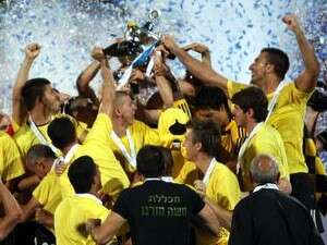 בית''ר מניפה את גביע המדינה, הערב. בית''ר מניפה את גביע המדינה, הערב.