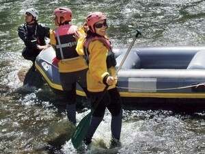 יש דבר כזה. נשים מטיילות יש דבר כזה. נשים מטיילות