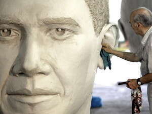 פסל של ברק אובמה ביוסטון פסל של ברק אובמה ביוסטון