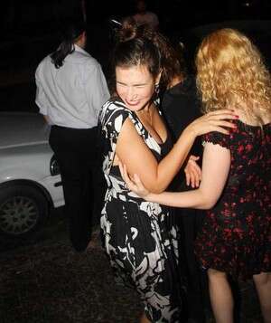 אסנת חכים. רצה לספר לחבר'ה. אסנת חכים. רצה לספר לחבר'ה.