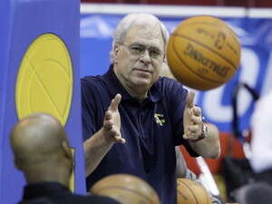 פיל ג'קסון באימון. פיל ג'קסון באימון.