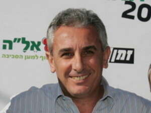 בן חמו. הוא גדול? בן חמו. הוא גדול?